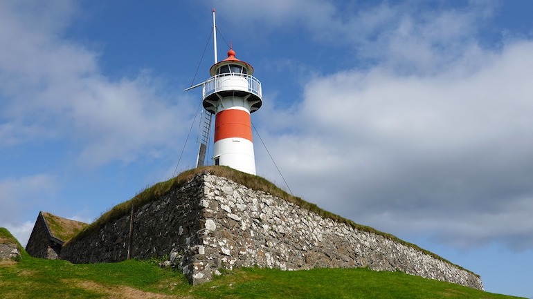 маяк на острове Торсхавн